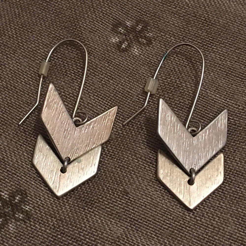 Vintage Arrow Dangle Hook Earrings - Picture 2 of 6